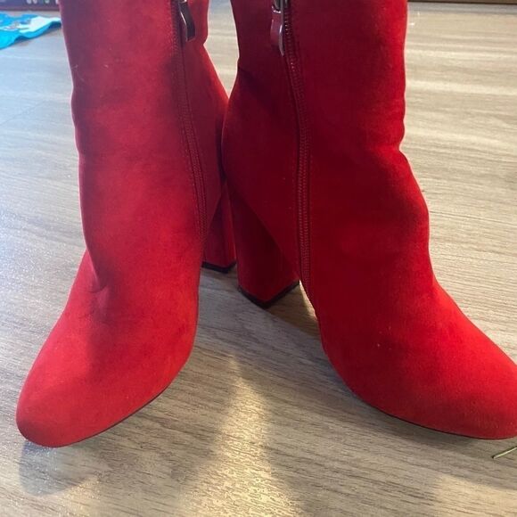 Pretty Little Thing, red suede, side zip, block heel ankle booties size 3 - Picture 2 of 8